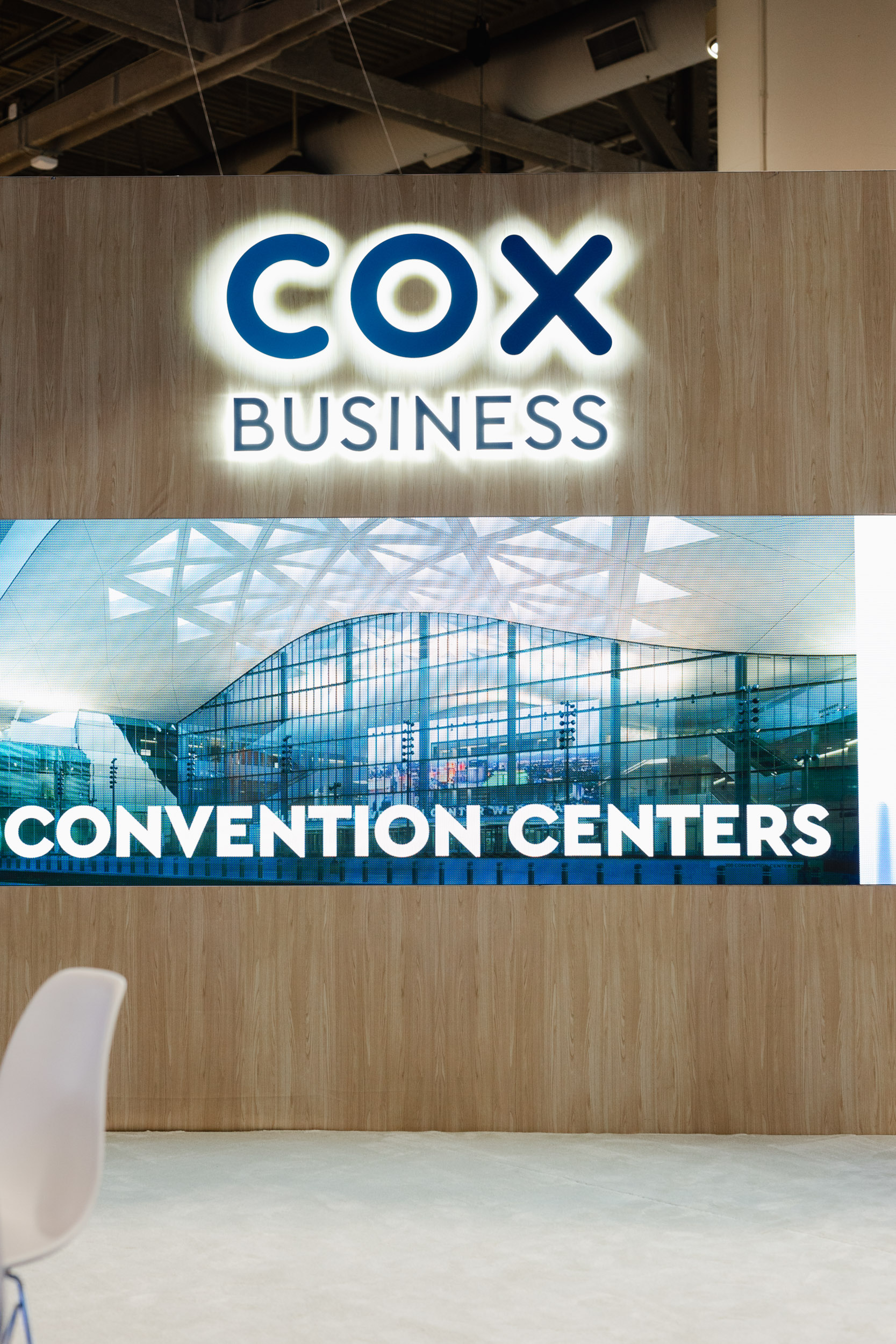 Cox business convention centers offering Toronto Trade show photography services.