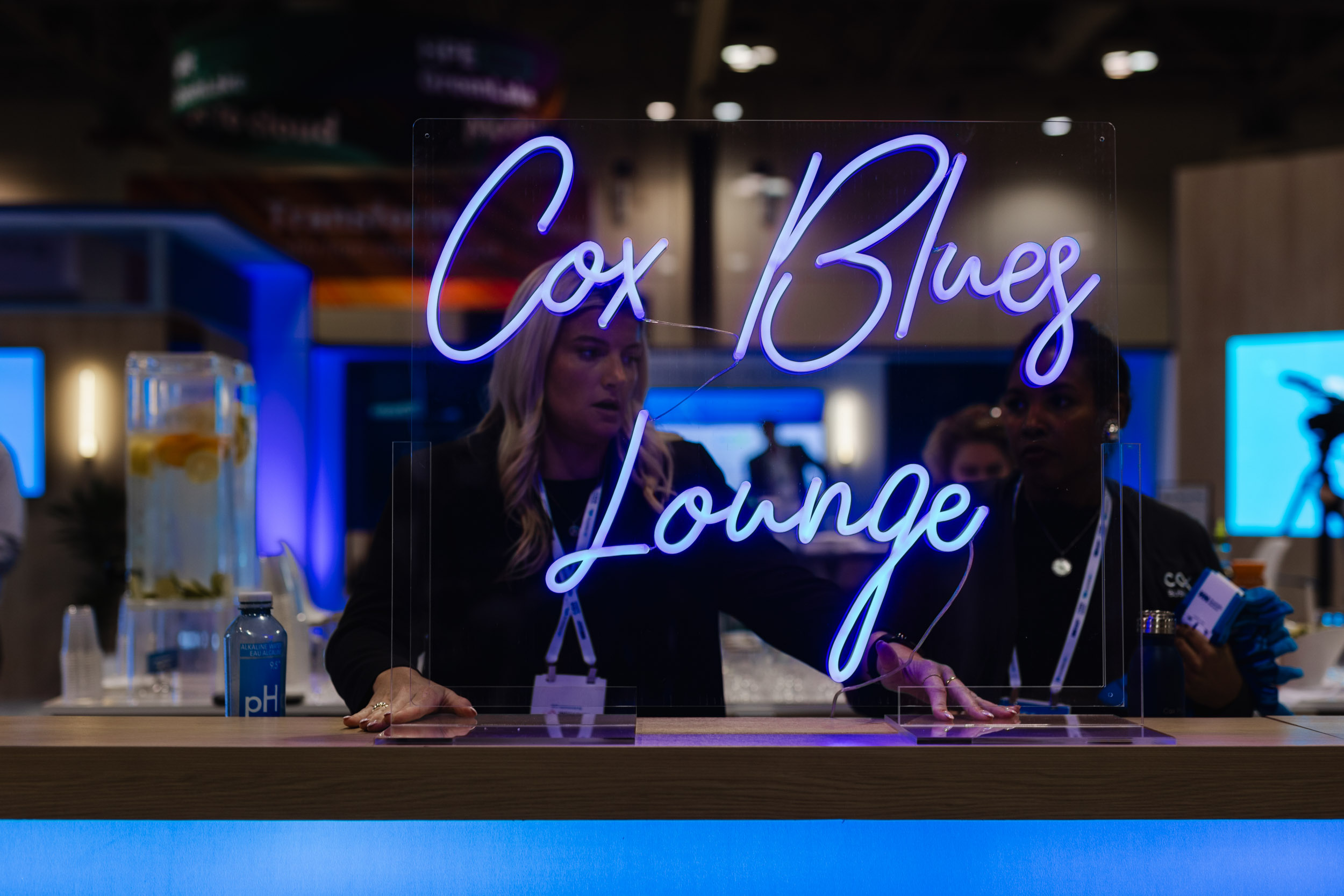 Cox blues lounge at SXSW featuring Toronto trade show photography.
