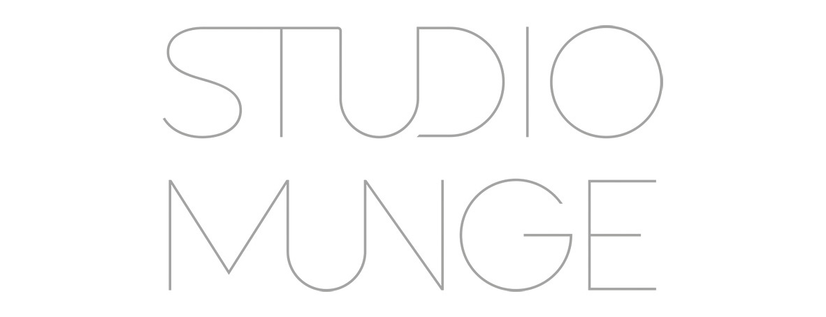 Studio munge logo on a white background for corporate photography.